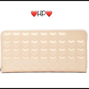 Marc Jacobs – Heart Leather Continental Wallet